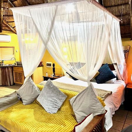 Manzini Chalets Marloth Park Eksteriør billede
