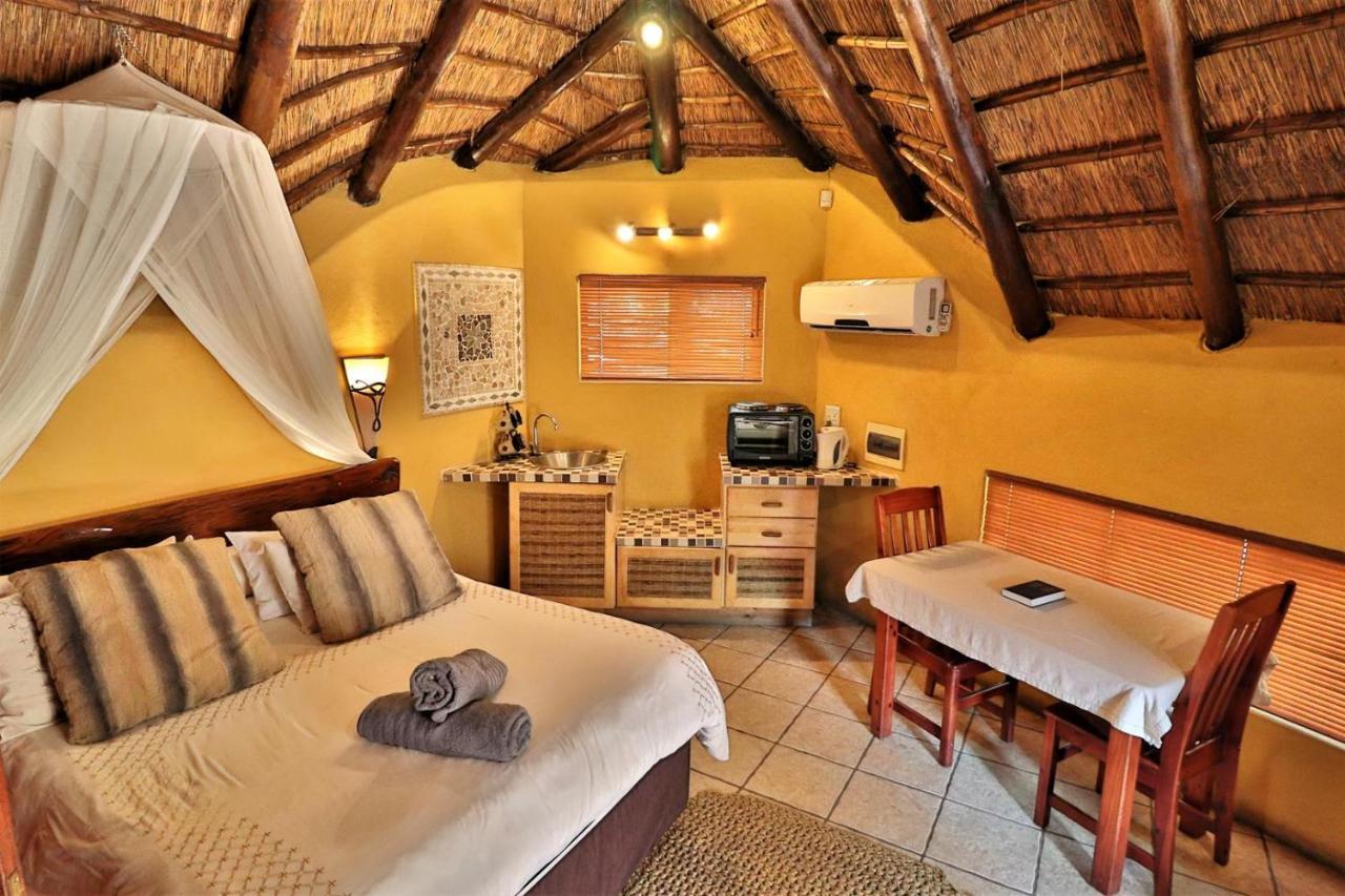 Manzini Chalets Marloth Park Eksteriør billede